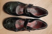 Girl's shoes