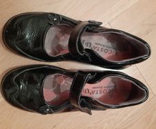 Girl's shoes