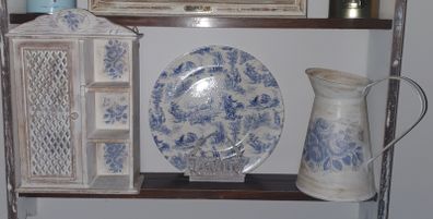 country kitchen little cabinet