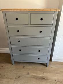 chest of drawers