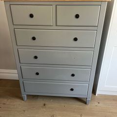 chest of drawers