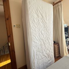 Single bed mattress