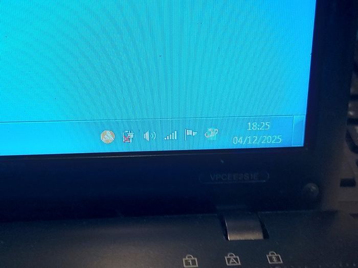 Sony Vaio Laptop, PCG-61511M, Windows 7 Professional, 32 bit, AMD Phenom II Triple Core Processor, 1.8GHz, 8GB Ram,
