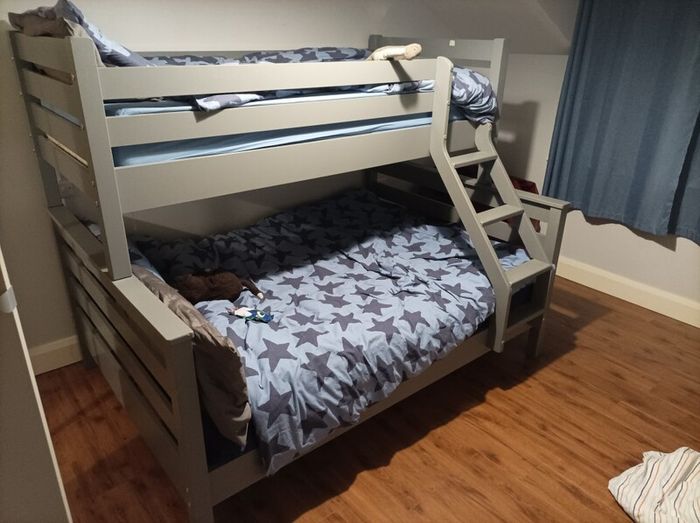 triple sleep bunk bed