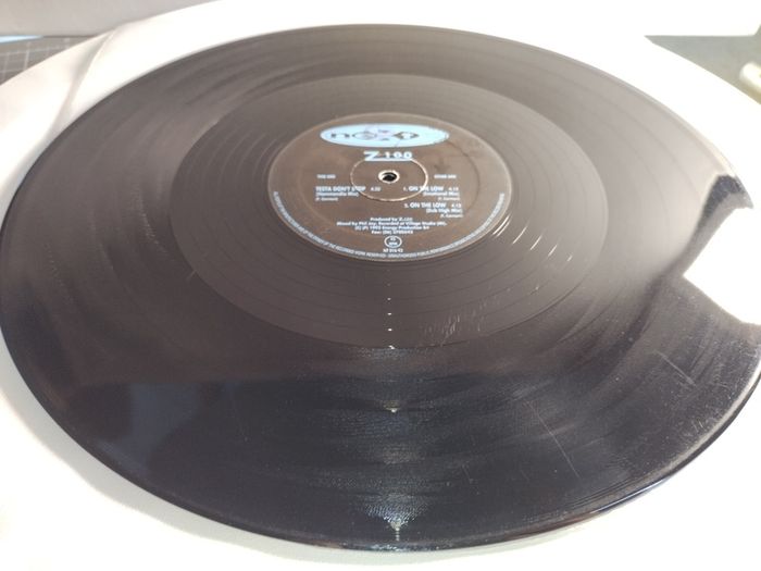 Z100 - Testa Don't Stop - Next Records - Italian Pressing - Early 90s House Classic!