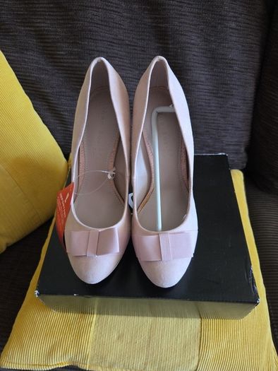Brand New In original  box Shoe Box High Heels