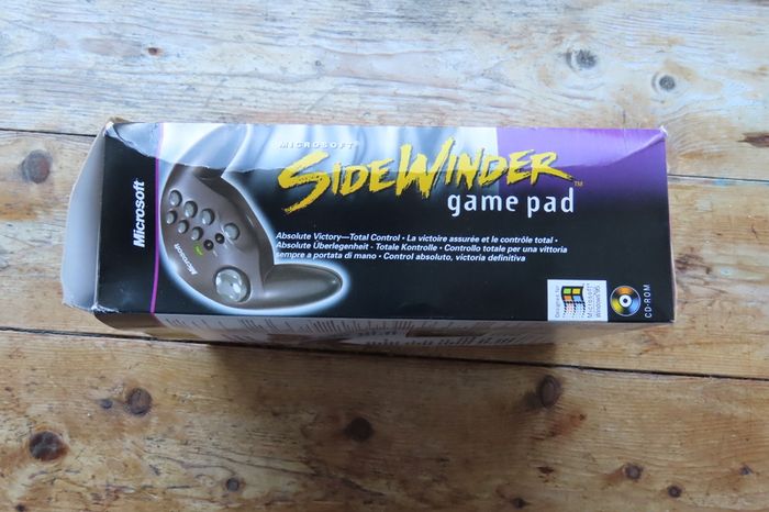 Retro vintage PC Microsoft Microsoft SideWinder game pad controller