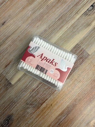 Cotton buds