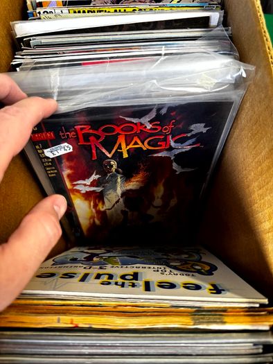 DC, Marvel Long Comic Box w 290 comics for Sale