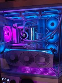 XFX Mercury AMD Radeon 9070 XT OC 16GB DDR6 white edition