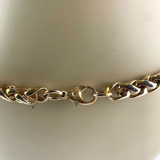 Vintage gold tone necklace