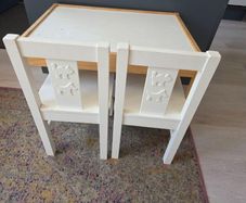 Kids table and 2 chairs