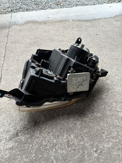 Mitsubishi Pajero / shogun rh headlamp 2013