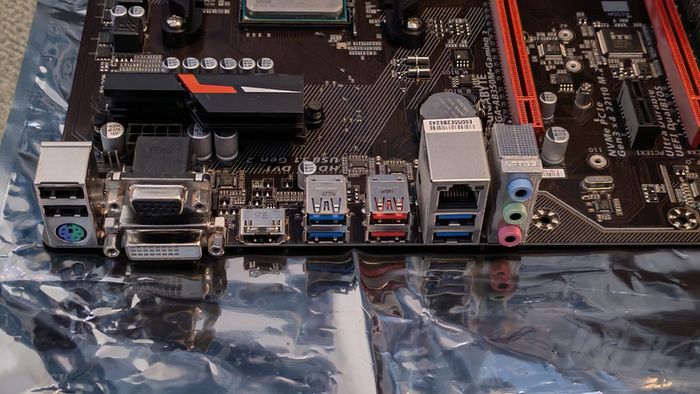 AMD Ryzen 7 2700 + Gigabyte GA-AB350M-Gaming 3 Motherboard Combo Bundle