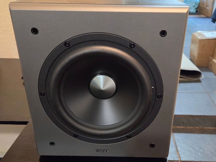 Edifier T5 home theatre sub
