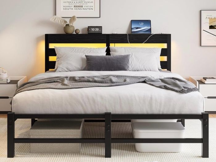 5ft King Bed Frame with Charging Station and LED Lights, Heavy Duty Metal Platform King 150x200 cm Bed Frame with Wood Storage Headboard, No Box Spring Needed, Noise Free, Black