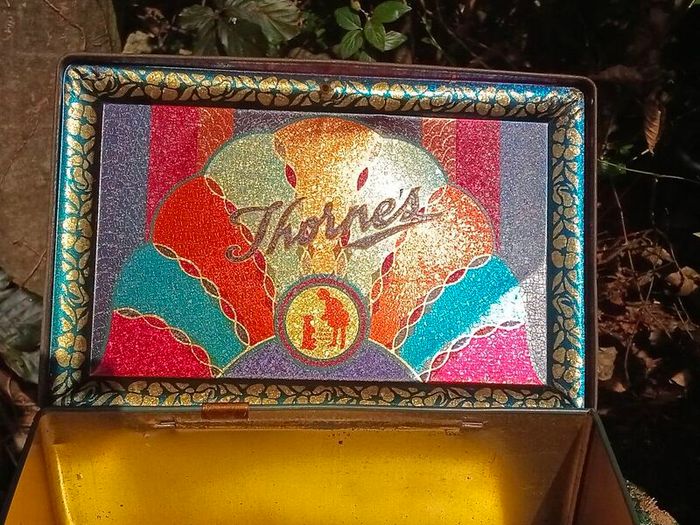 Vintage Thorne'sToffee Tin