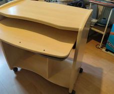Computer Desk/Study Desk on wheels - Pull-Out Keyboard Tray