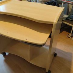 Computer Desk/Study Desk on wheels - Pull-Out Keyboard Tray