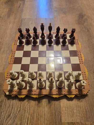LEGO - Traditional Chess Set