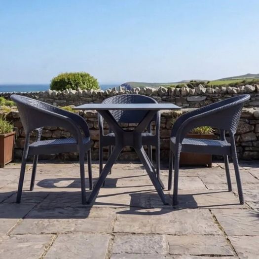 Commercial Outdoor Tables & Chairs