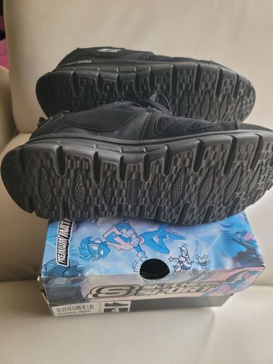 Skechers