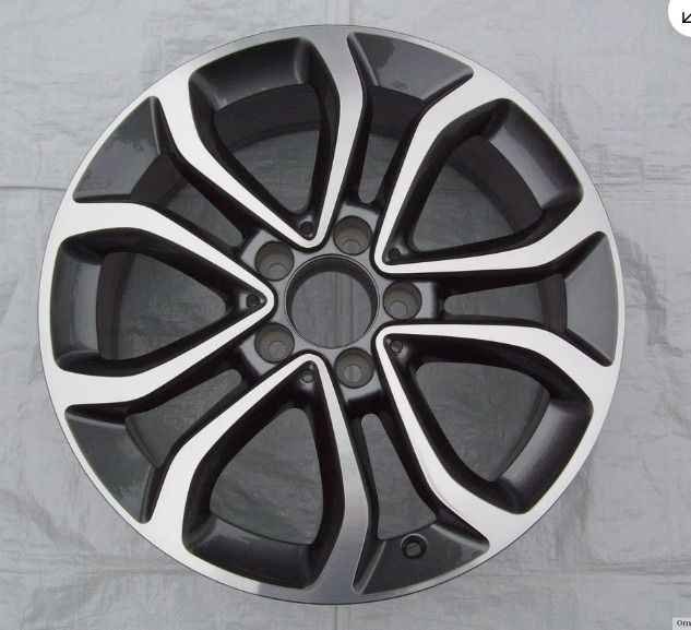 Mercedes-Benz 17-inch alloy wheel