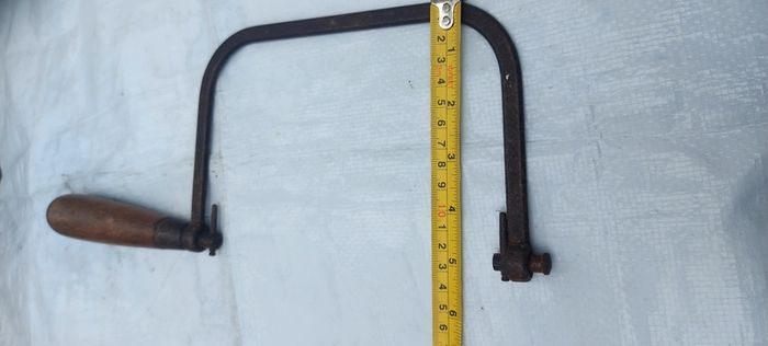 Vintage coping saw,,used condition, see pictures for condition, buyer collects or pays postage thank you sold as is,