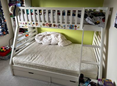 Bunk bed