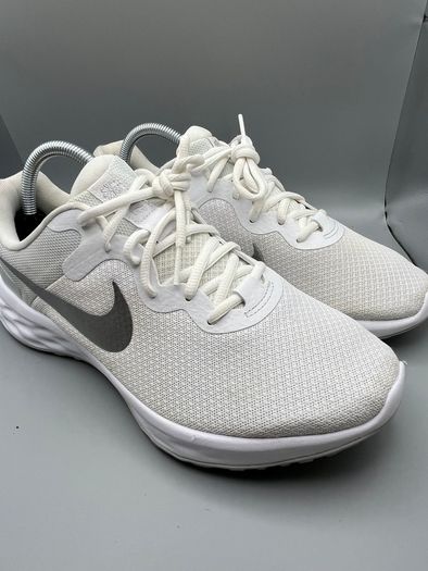 Nike Womens Revolution 6 NN White/Metallic Silver Training Shoes Size 8 EU 42.5