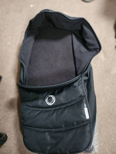 Bugaboo Fox with carrycot and rain cover