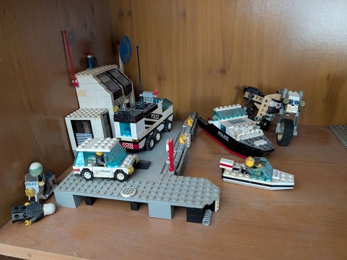 Vintage LEGO Collection - Pirates, Police, Town & Racing