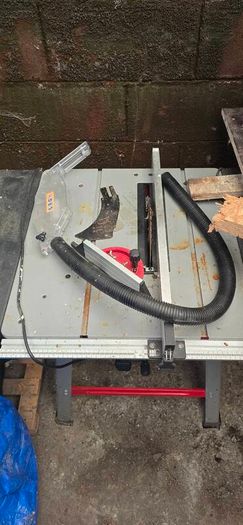 Table saw.