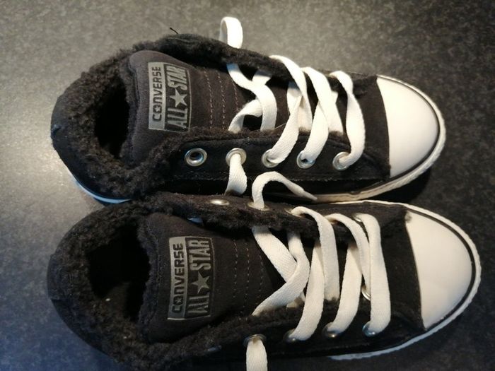 Black fleece lined converse