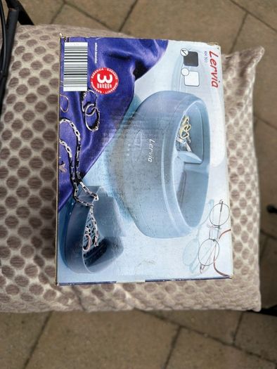 Glasses and jewellery cleaner