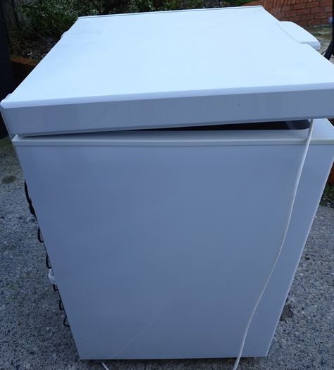 Beko CF625W Chest Freezer, 205 litre