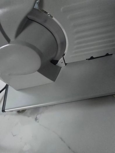 Electric meat slicer