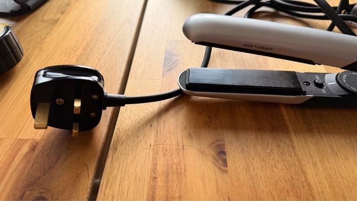 Nicky Clarke hair straightener