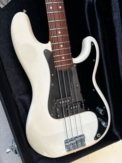 Fender Precision Bass
