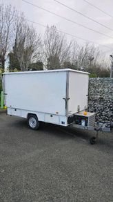 Food trailer