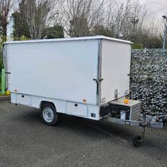 Food trailer