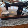 Singer Sewing Machine Image 2