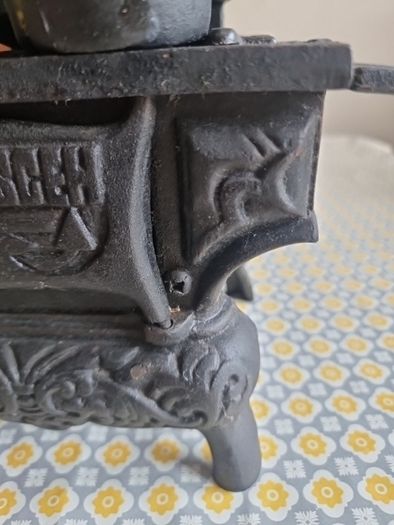 Mini Crescent CAST IRON Stove/Oven with stove items