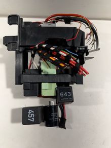 Audi A6 C6 2007 2.0 Tdi Fuse Relay Box A3l2b25g