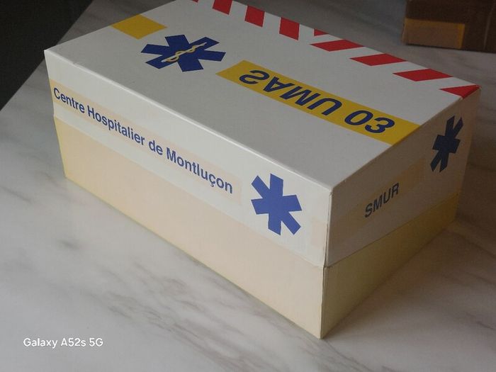 Universal Hobbies 1:43 Renault Espace French Emergency SMUR Set (3 Cars, Boxed)