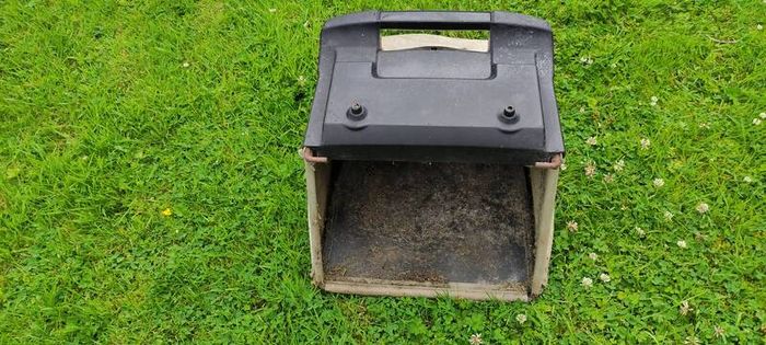 Honda lawnmower collection box