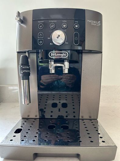 Magnifica S Smart Coffee Machine 41m Warranty