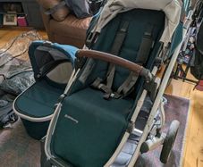 Uppa Baby Vista 2 with accessories
