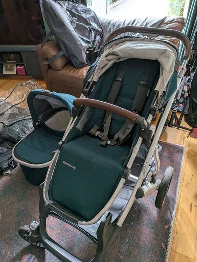 Uppa Baby Vista 2 with accessories