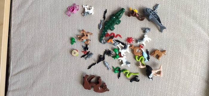 LEGO Collection (2011-2018) Mixed Figures & Bricks, Blue Ninjago NRG Zane figure with his spinner.